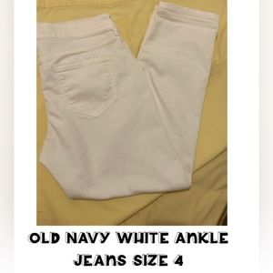 OLD NAVY WHITE JEANS  EUC